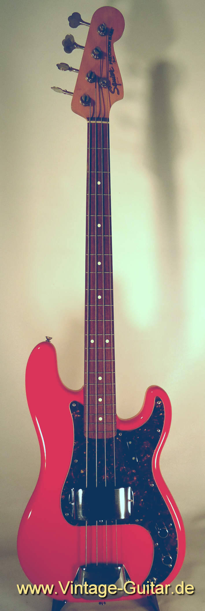 Fender Squier Preci fiesta red 1.jpg